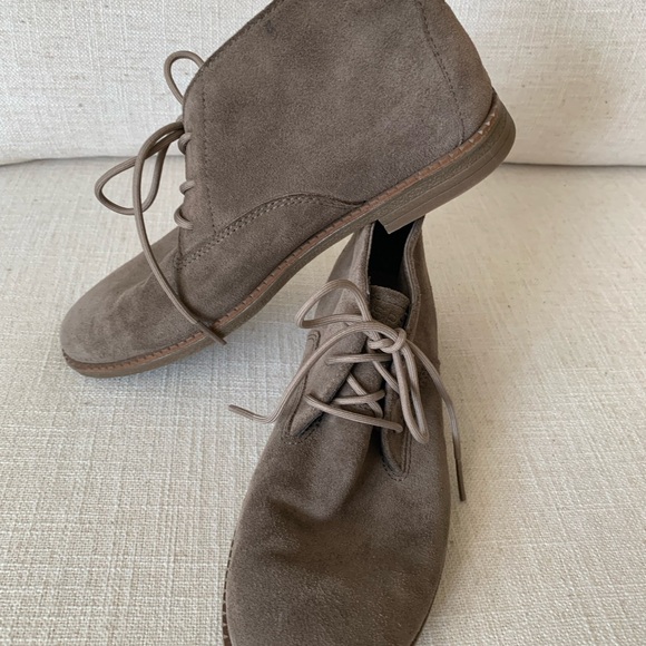 Sperry Taupe Suede Desert Ankle Boot. Size 6.5 - Picture 1 of 6